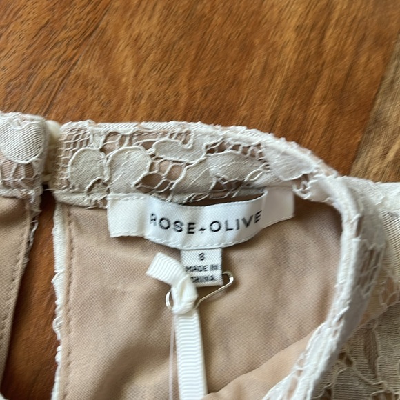 New Rose + Olive gorgeous lace top - Picture 10 of 16